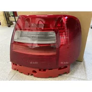 Фонарь задний правый Audi A4 B5 (седан) дорестайлинг красно-белый