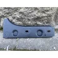 Кронштейн крепления бампера переднего правый Audi A6 C5 дорестайлинг 