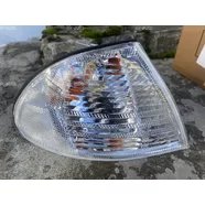 Указатель поворота передний правый BMW 3 E46 седан/унивесрал дорестайлинг (белый)