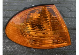 Указатель поворота передний правый BMW 3 E46 седан/унивесрал дорестайлинг (жёлтый)