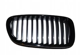 Решётка радиатора левая BMW 5 F10/F11 (M-пакет)