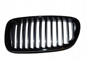 Решётка радиатора левая BMW 5 F10/F11 (M-пакет)