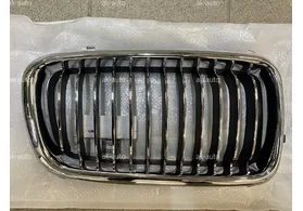 Решётка радиатора (правая часть) BMW 7 E38 рестайлинг