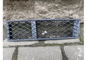 Заглушка в бампер передний левая BMW 7 F01/F02 дорестайлинг