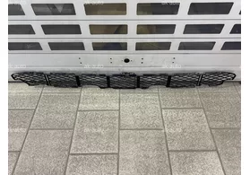 Решётка в бампер передний центральная нижняя BMW X5 E53 дорестайлинг