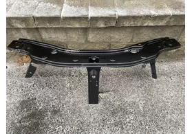 Верхняя часть крепления облицовки (телевизор) Dacia Duster I дорестайлинг TYG