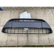 Решётка радиатора Ford Fiesta VI рестайлинг