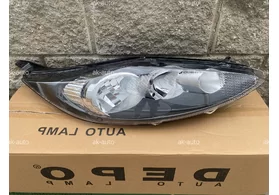 Фара передняя правая Ford Fiesta VI дорестайлинг (чёрный корпус)