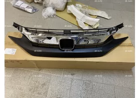 Решётка радиатора Honda Civic X (c хромированным молдингом)