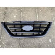 Решётка радиатора Hyundai Elantra XD рестайлинг (чёрная)
