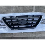 Решётка радиатора Hyundai Elantra XD рестайлинг (хром/чёрная)
