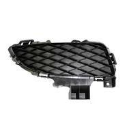 Решётка (заглушка) в бампер передний правая Mazda 3 BK дорестайлинг (седан)