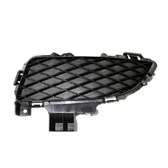 Решётка (заглушка) в бампер передний левая Mazda 3 BK дорестайлинг (седан)