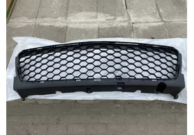 Решётка в бампер передний центральная Mazda 3 BK рестайлинг (седан) TYG