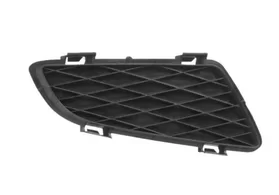 Заглушка (решетка) в бампер передний правая Mazda 6 GG дорестайлинг