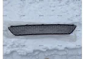 Решетка в бампер передний центральная Mazda 6 GG дорестайлинг