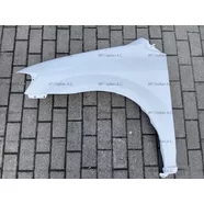 Крыло переднее левое пластиковое Mazda MPV II дорестайлинг