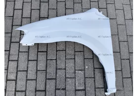 Крыло переднее левое пластиковое Mazda MPV II дорестайлинг