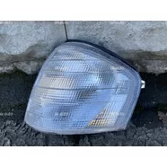 Указатель поворота передний левый Mercedes C W202 (белый)