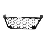 Заглушка (решетка) в бампер передний правая Mercedes C W204 рестайлинг