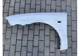 Крыло переднее левое пластиковое Mitsubishi Carisma рестайлинг