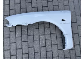 Крыло переднее левое пластиковое Mitsubishi Carisma дорестайлинг