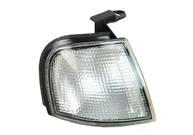 Указатель поворота передний правый Nissan Primera P10 дорестайлинг