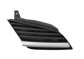 Решётка радиатора (правая часть) Nissan Primera P12