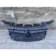 Решётка радиатора Opel Astra J дорестайлинг