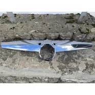 Молдинг решётки радиатора Opel Zafira B