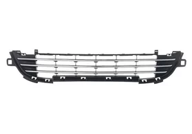 Решётка в бампер передний центральная нижняя Peugeot 207 рестайлинг (с хромом)