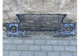 Решётка в бампер передний центральная нижняя Peugeot 307 дорестайлинг (под хром)