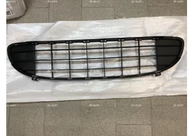 Решётка в бампер передний центральная нижняя Peugeot 407 TYG