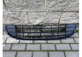 Решётка в бампер передний центральная нижняя Peugeot 407 Polcar