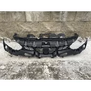 Решётка радиатора (внутренняя часть) Renault Fluence рестайлинг