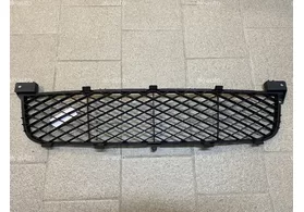 Решётка в бампер передний центральная нижняя Suzuki Grand Vitara JT дорестайлинг TYG