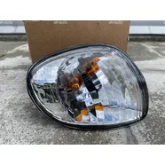 Указатель поворота передний правый Toyota Corolla E110 рестайлинг