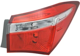 Фонарь задний внешний правый Toyota Corolla E160/E170/E180 (седан) дорестайлинг