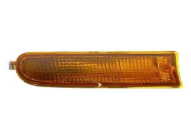 Указатель поворота в бампер передний правый Toyota RAV4 XA10 рестайлинг (жёлтый)