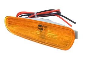 Повторитель поворота в крыло левый Volvo S40 I дорестайлинг (жёлтый)